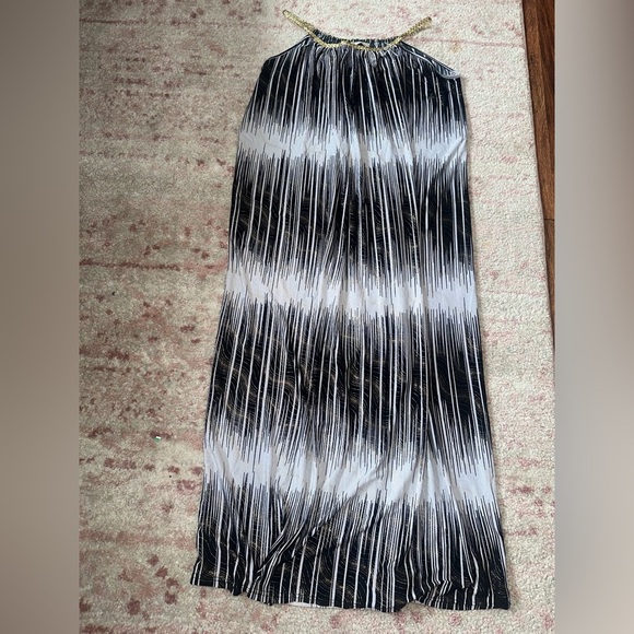 Ace Fashion Dresses & Skirts - Chic Black and White Maxi Skirt